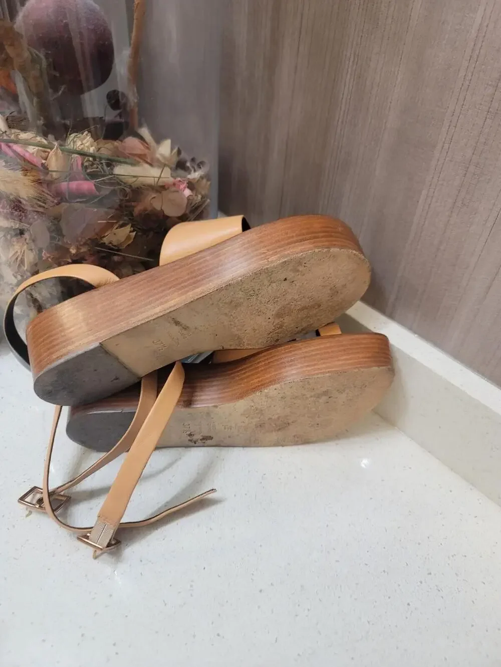 Tibi womens triple strap leather sandals size 37.5 tan heel open toe Brown